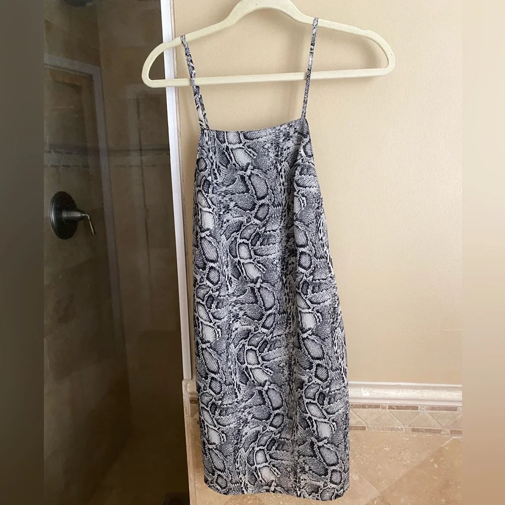 Snakeskin mini dress - Picture 2 of 4